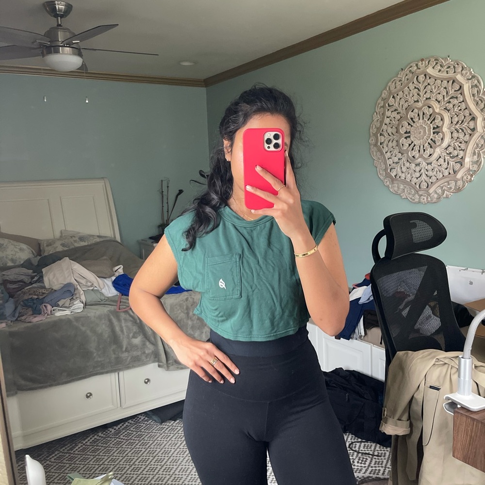 bundle of two ptula crop tops